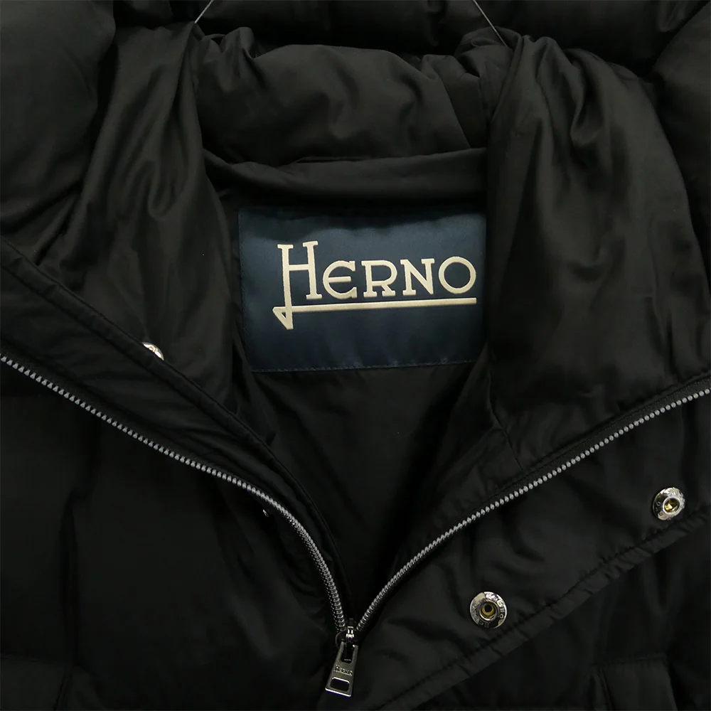 Herno ヘルノ PI001140U-12004Z-9389 N-3B ナイロン ショート丈 フーデッド ダウンジャケット ブラック系 46【中古】 - Image 3
