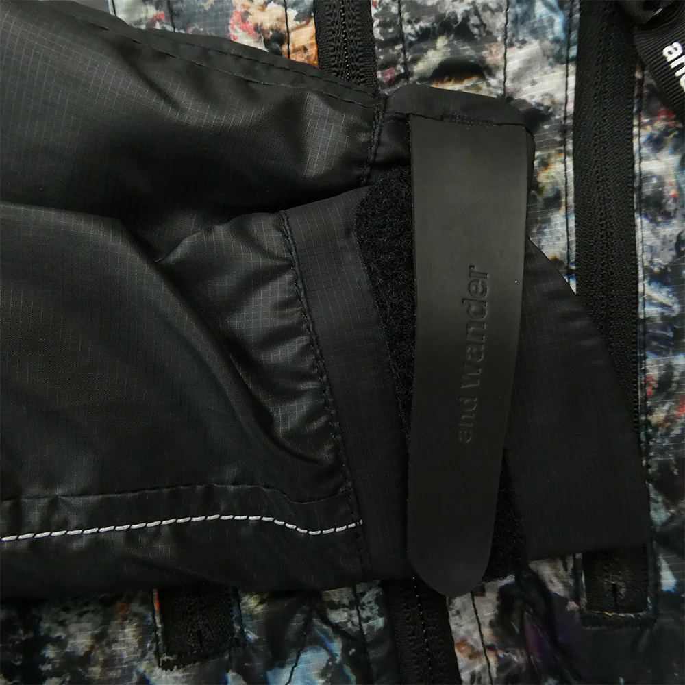 and wander アンドワンダー 574-0221007 stone printed rip coat リフレクター ストーン プリント リップ コート マルチカラー系 2【極上美品】【中古】 - Image 4