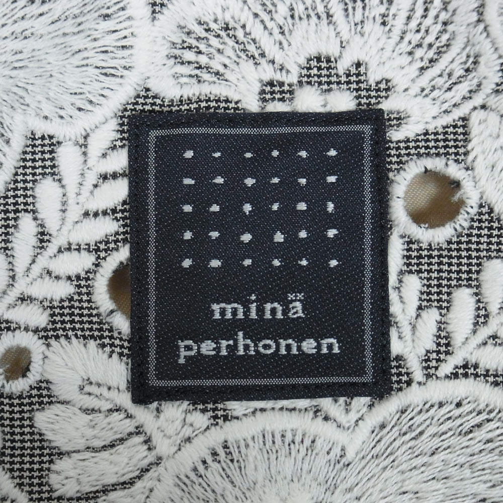 mina perhonen ミナペルホネン aba9908 smile flower スマイル フラワー トースト トート ハンド バッグ ブラック系 ホワイト系【中古】 - Image 6