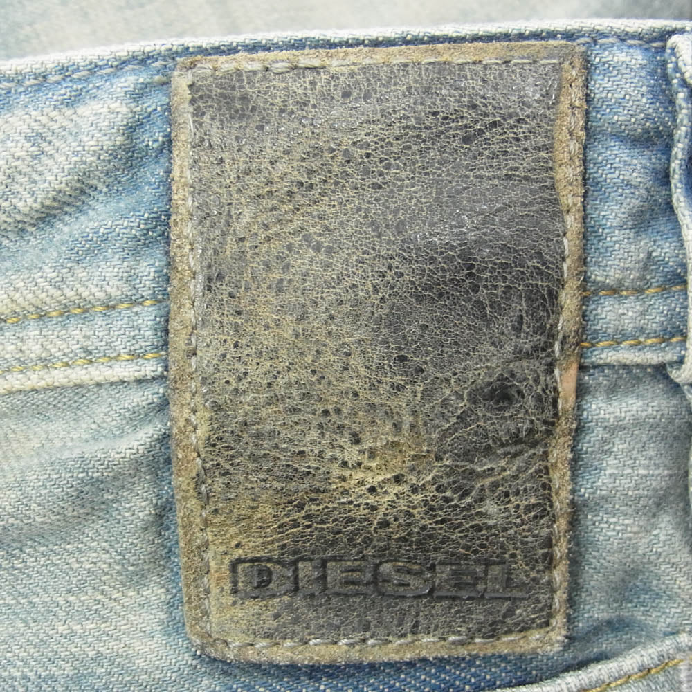 DIESEL ディーゼル BRADDOM ダメージ加工 レギュラー スリム デニムパンツ インディゴブルー系 29【中古】 - Image 3