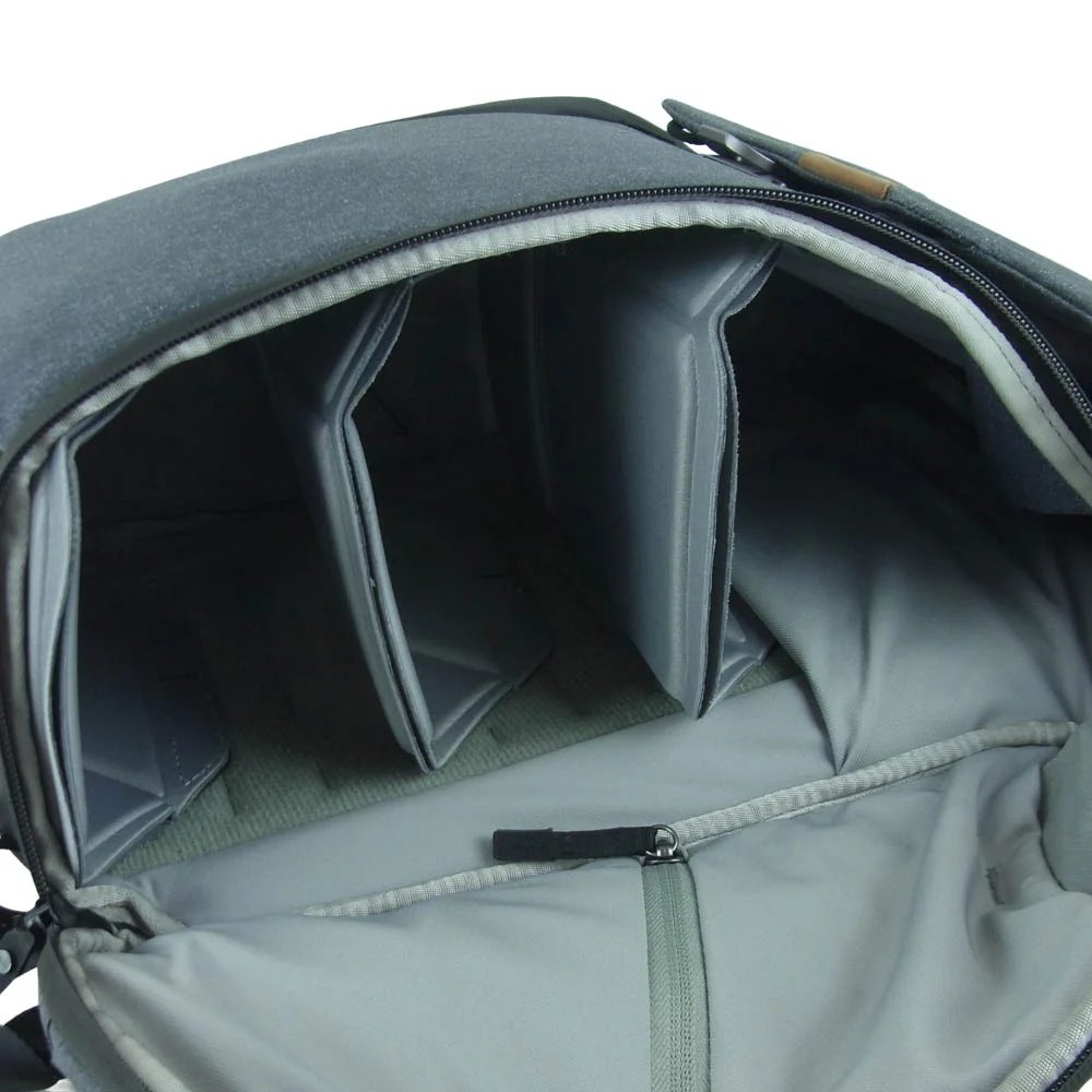 ピークデザイン エブリデイバックパック 20L リュック バッグ グレー系 ブラック系【中古】 - Image 5